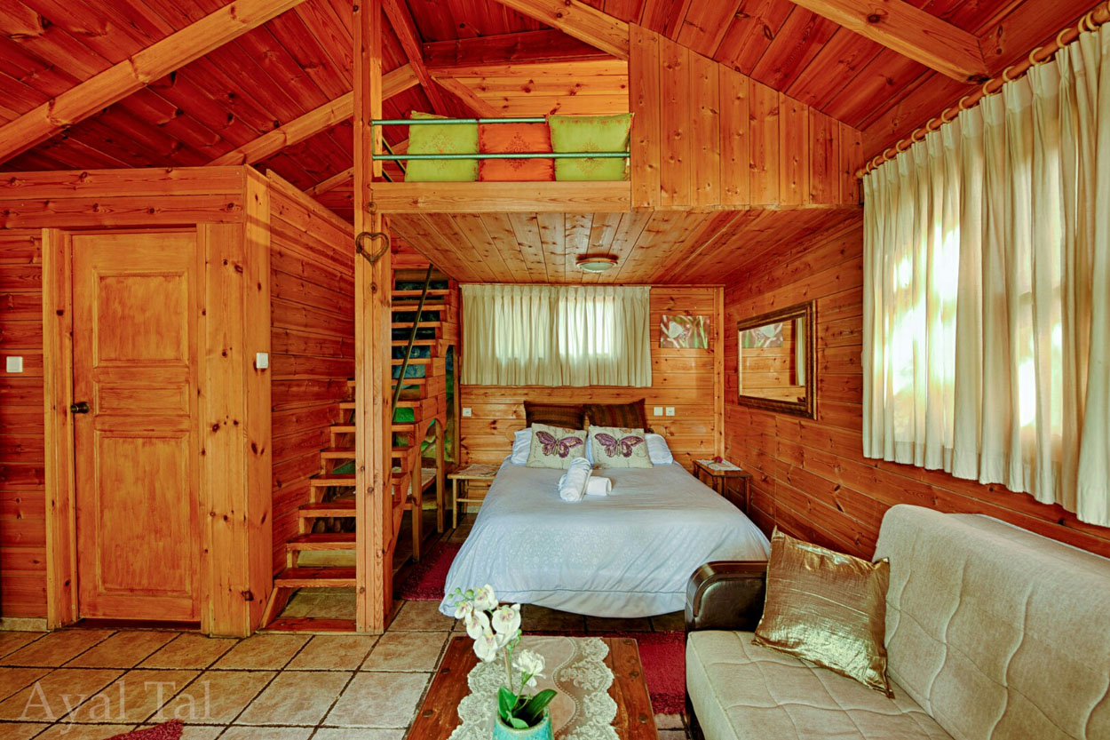 צימרים לפי שעה - בקתת עץ רומנטית