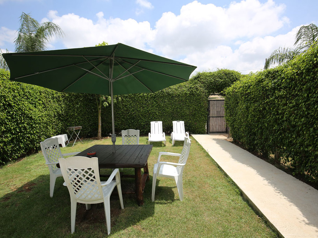 צימרים לפי שעה במגדים - בקתות עץ בכפר