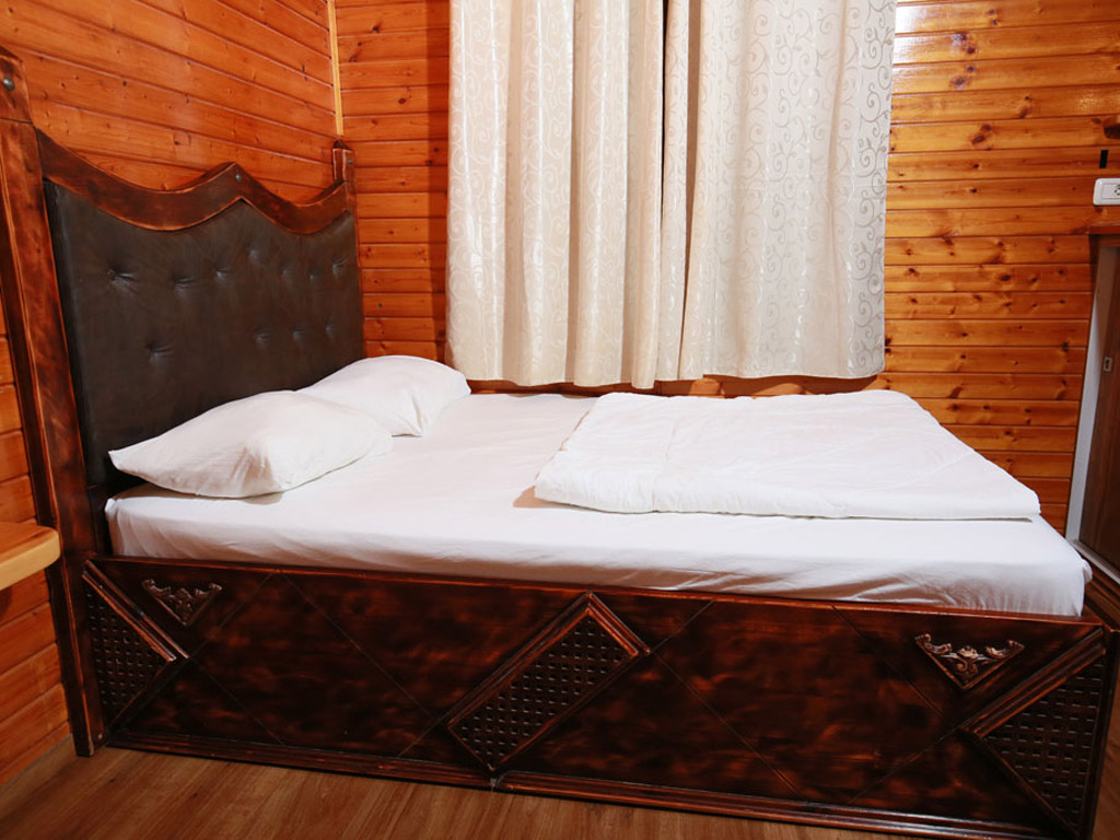 צימרים לפי שעה במגדים - בקתות עץ בכפר