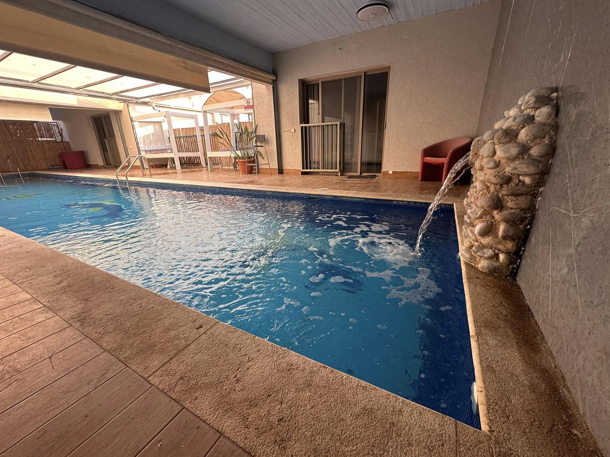 צימרים לפי שעה בחד נס - ג'קוזי ובריכה מדהימה באחוזת ריצ'מונד