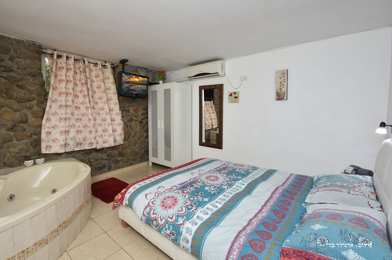 השכרת חדרים לפי שעה בגולן - צימרים מעיין בקצרין