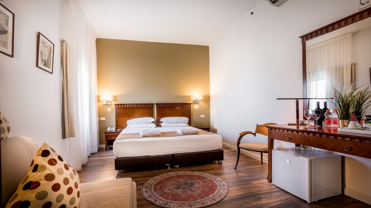 השכרת חדרים לפי שעות בחיפה במלון בוטיק סאטורי