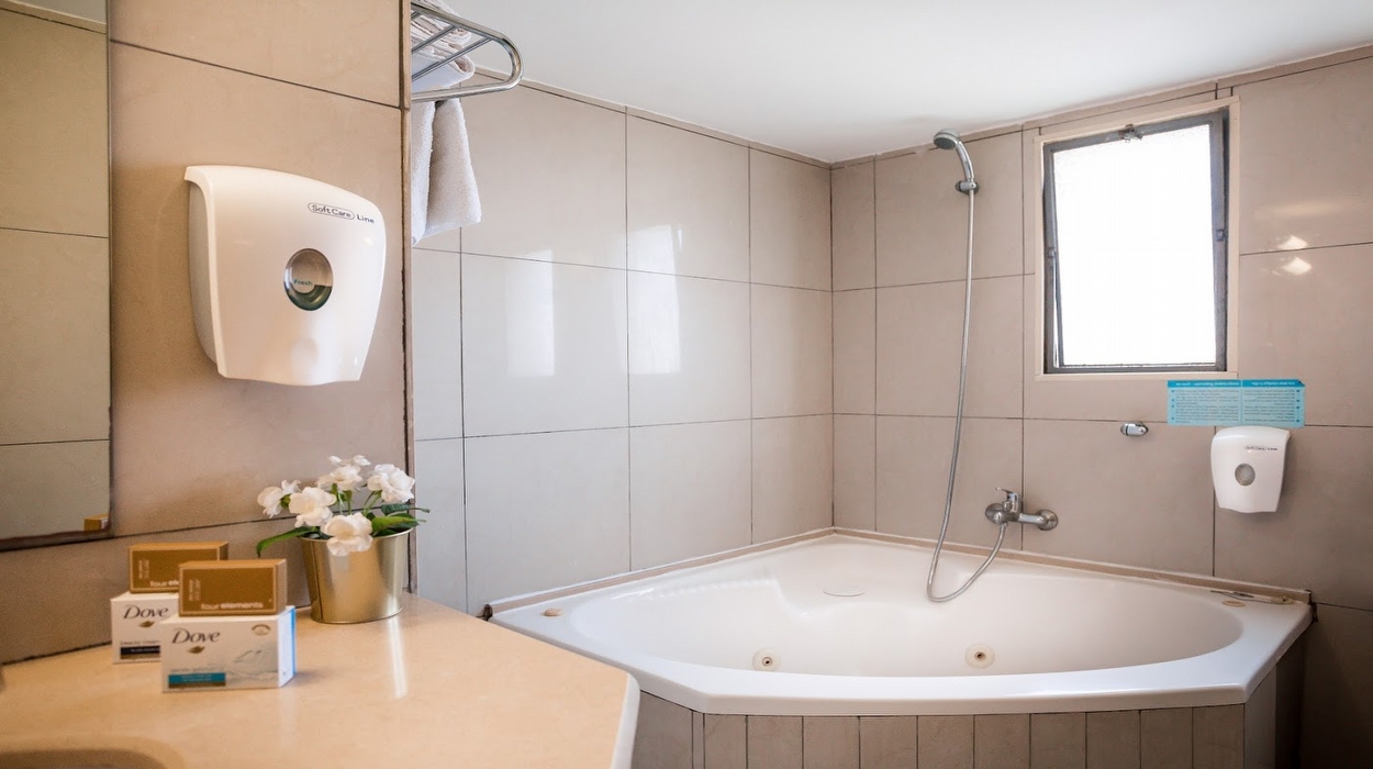 השכרת חדרים לפי שעות בחיפה במלון בוטיק סאטורי