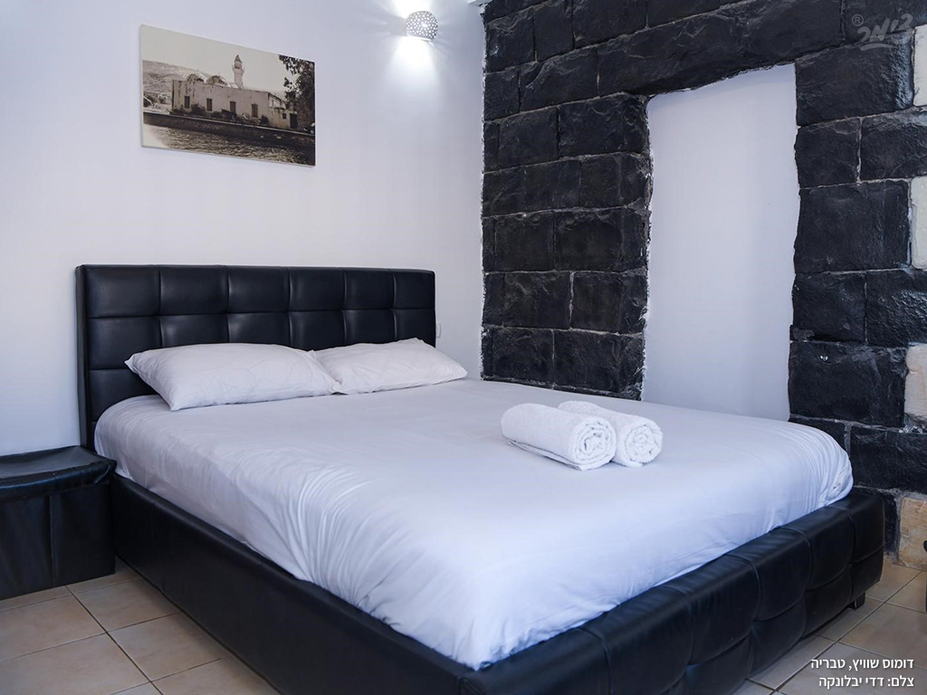 צימרים לפי שעה בטבריה - צימר דומוס שוויץ עם בריכת שחיה